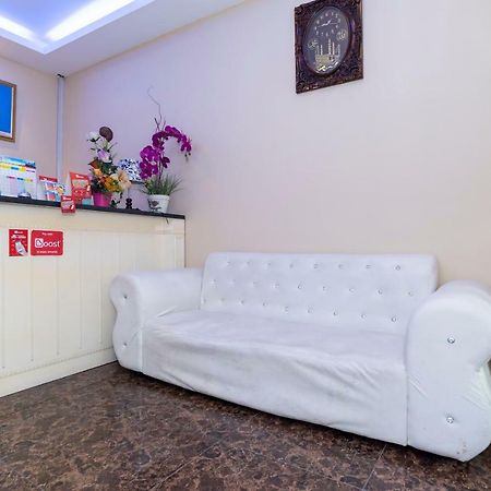 Oyo 1228 R & R Motel Джохор Бахру Екстериор снимка