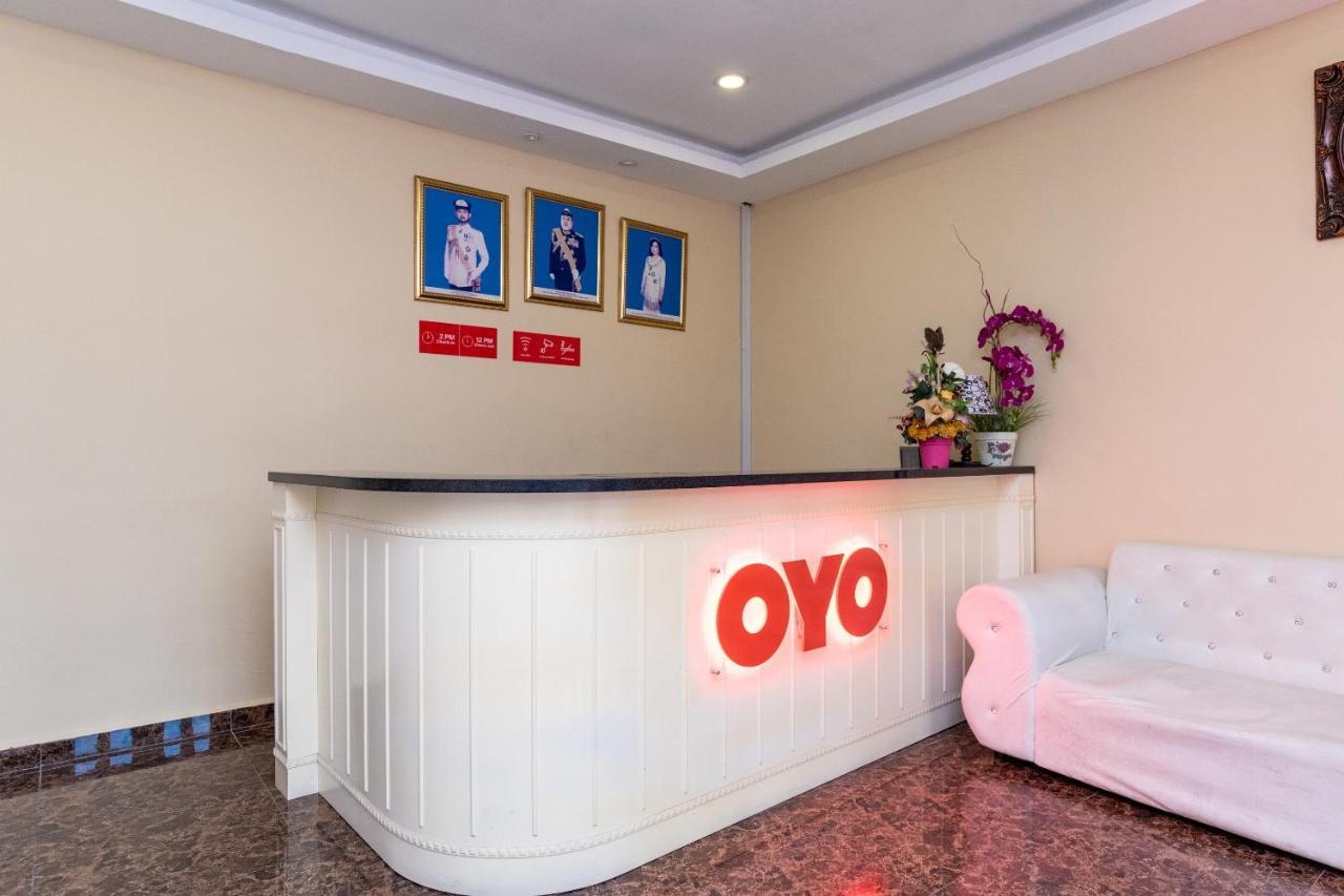 Oyo 1228 R & R Motel Джохор Бахру Екстериор снимка