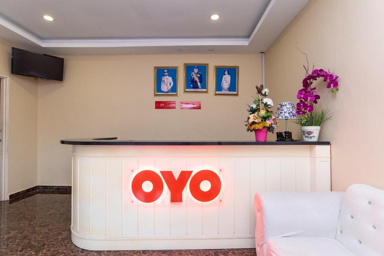 Oyo 1228 R & R Motel Джохор Бахру Екстериор снимка