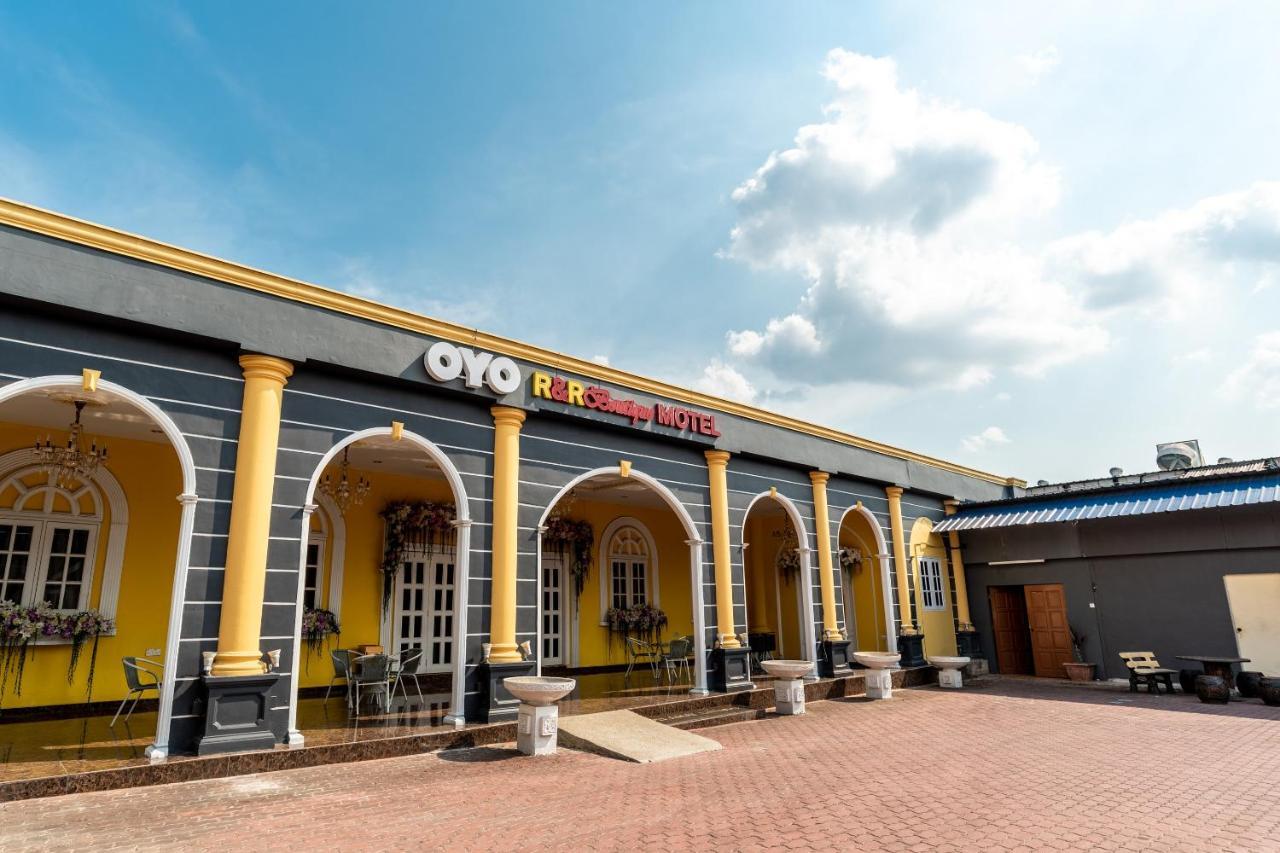 Oyo 1228 R & R Motel Джохор Бахру Екстериор снимка