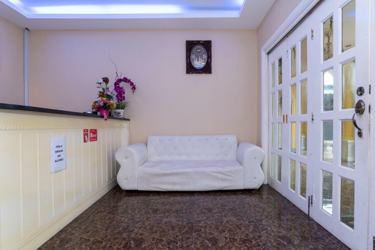 Oyo 1228 R & R Motel Джохор Бахру Екстериор снимка