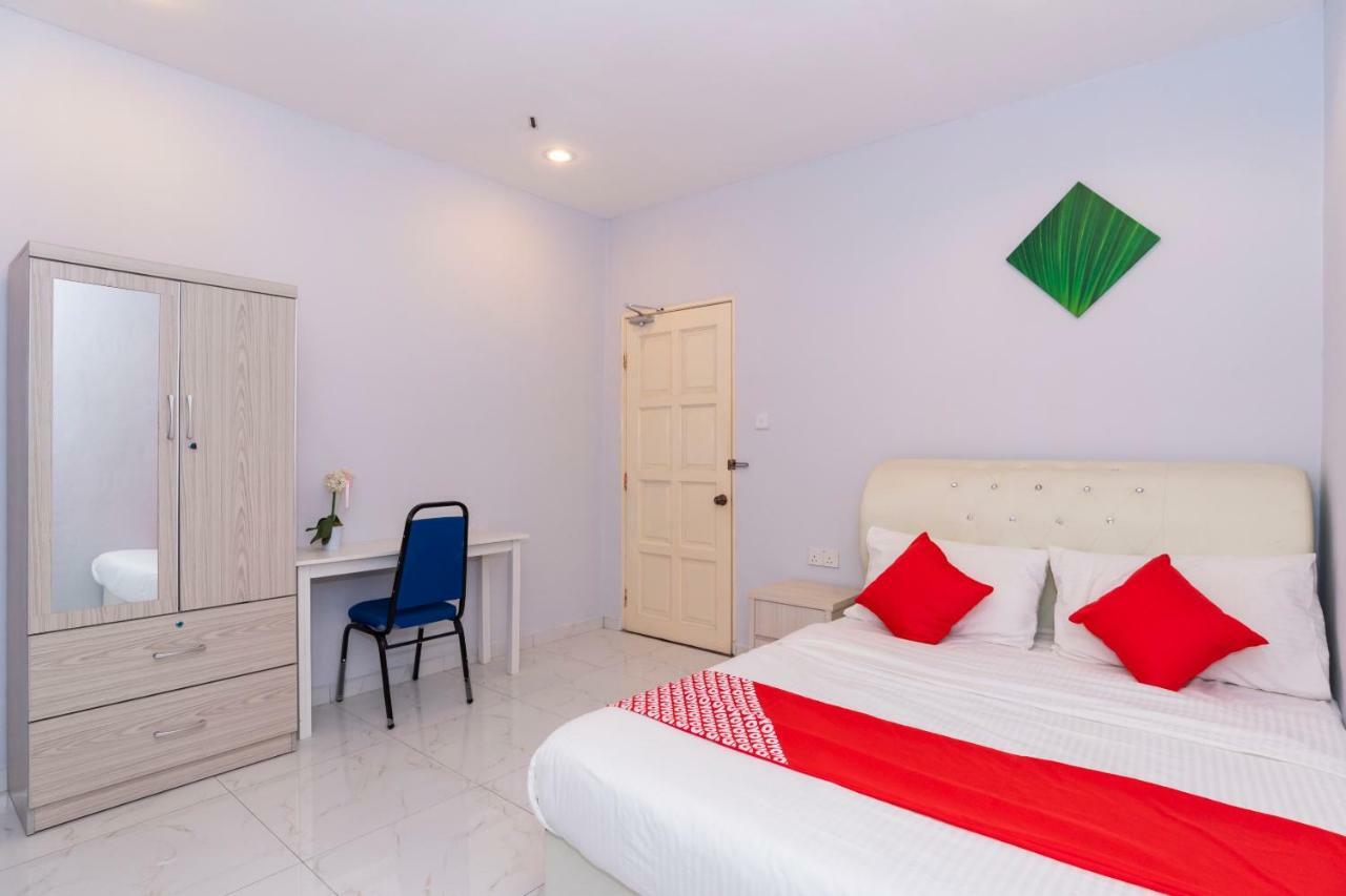 Oyo 1228 R & R Motel Джохор Бахру Екстериор снимка