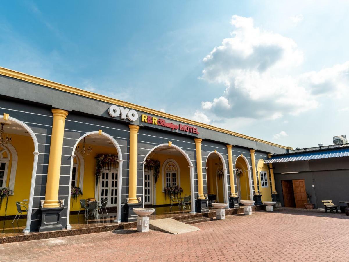Oyo 1228 R & R Motel Джохор Бахру Екстериор снимка
