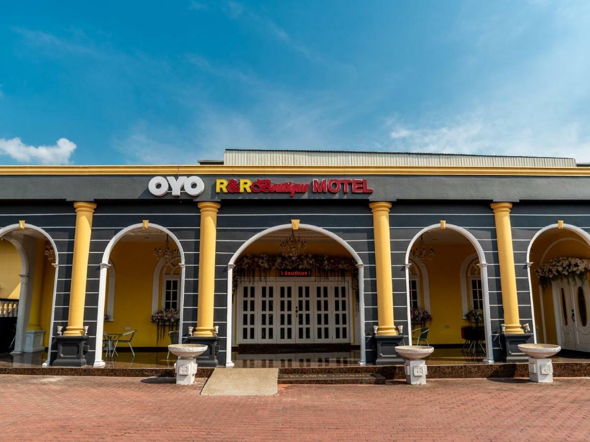 Oyo 1228 R & R Motel Джохор Бахру Екстериор снимка