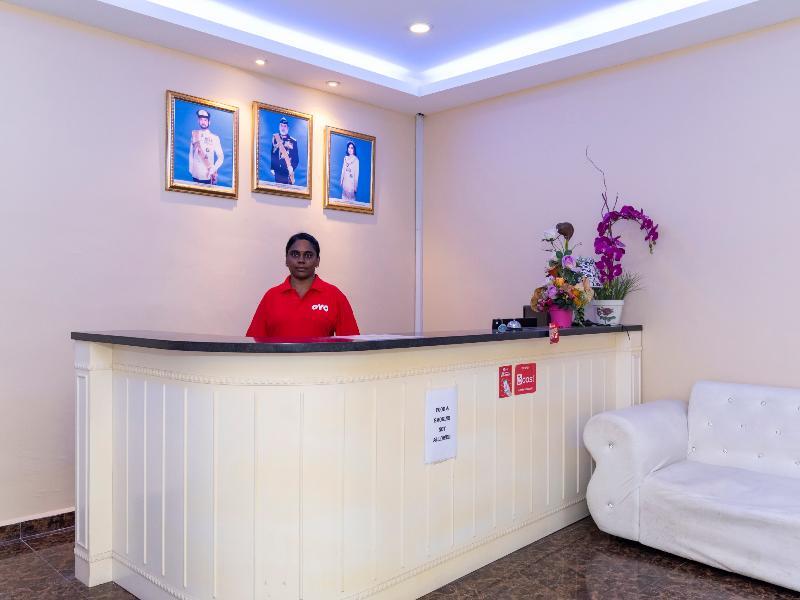 Oyo 1228 R & R Motel Джохор Бахру Екстериор снимка