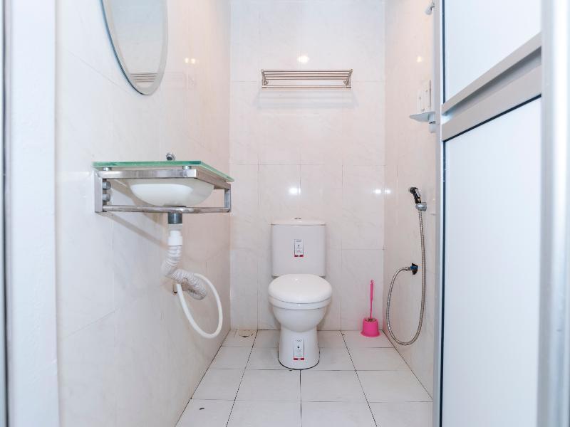 Oyo 1228 R & R Motel Джохор Бахру Екстериор снимка